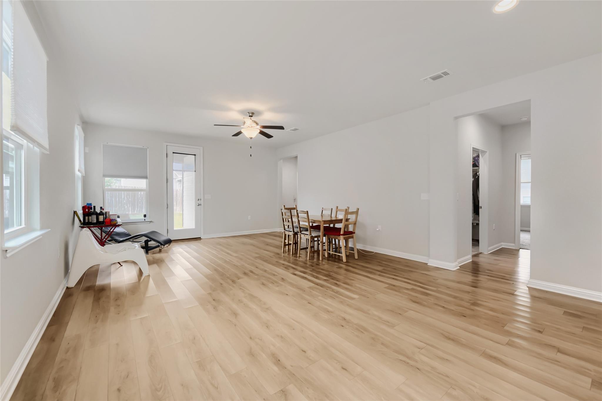 16516 Glimmering Rd Property Photo 10