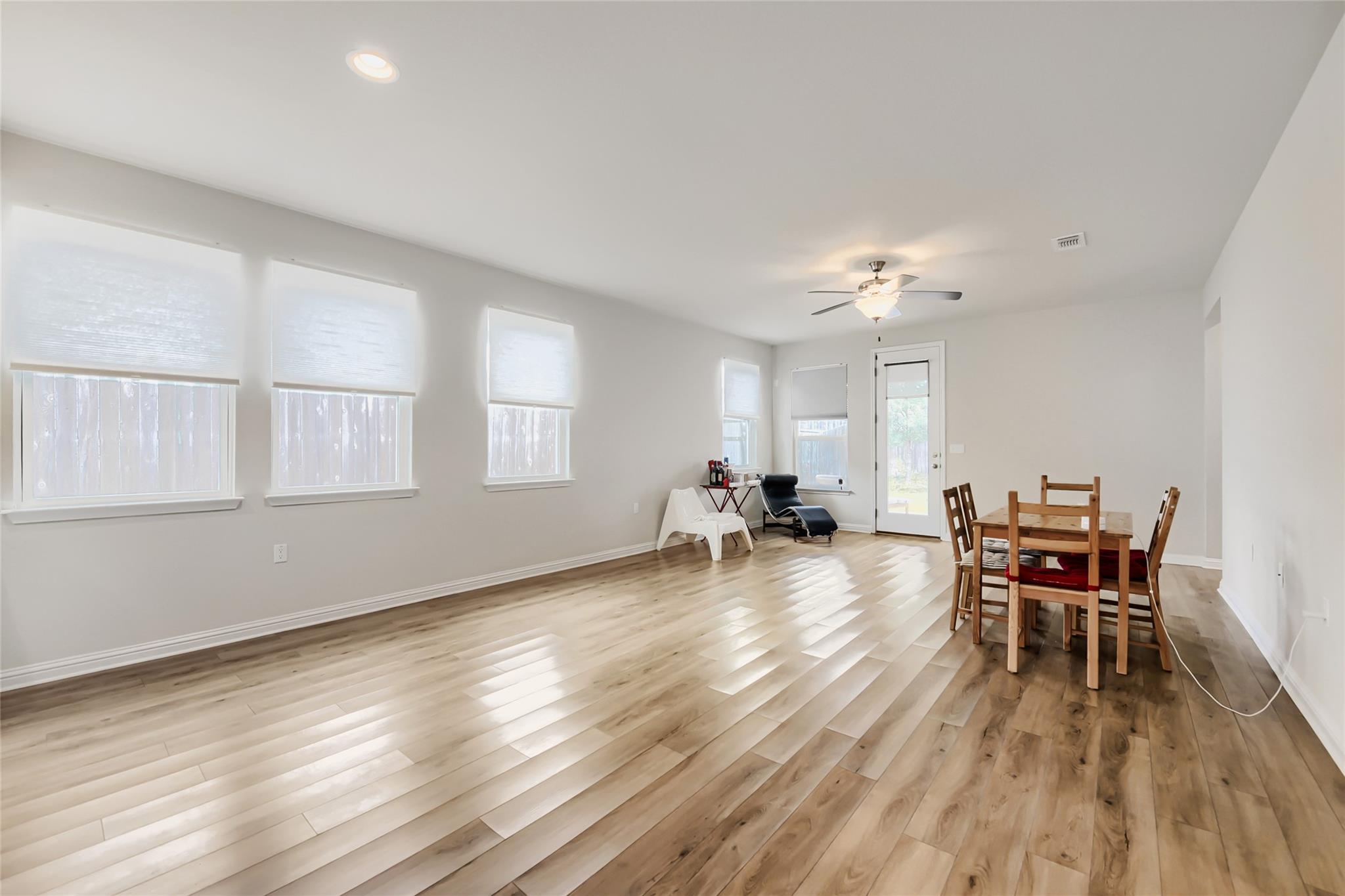 16516 Glimmering Rd Property Photo 11