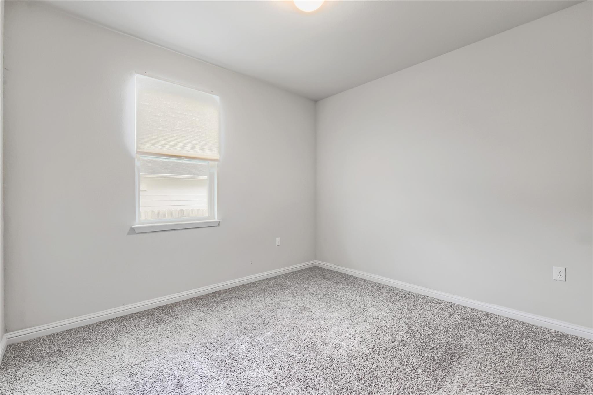 16516 Glimmering Rd Property Photo 18