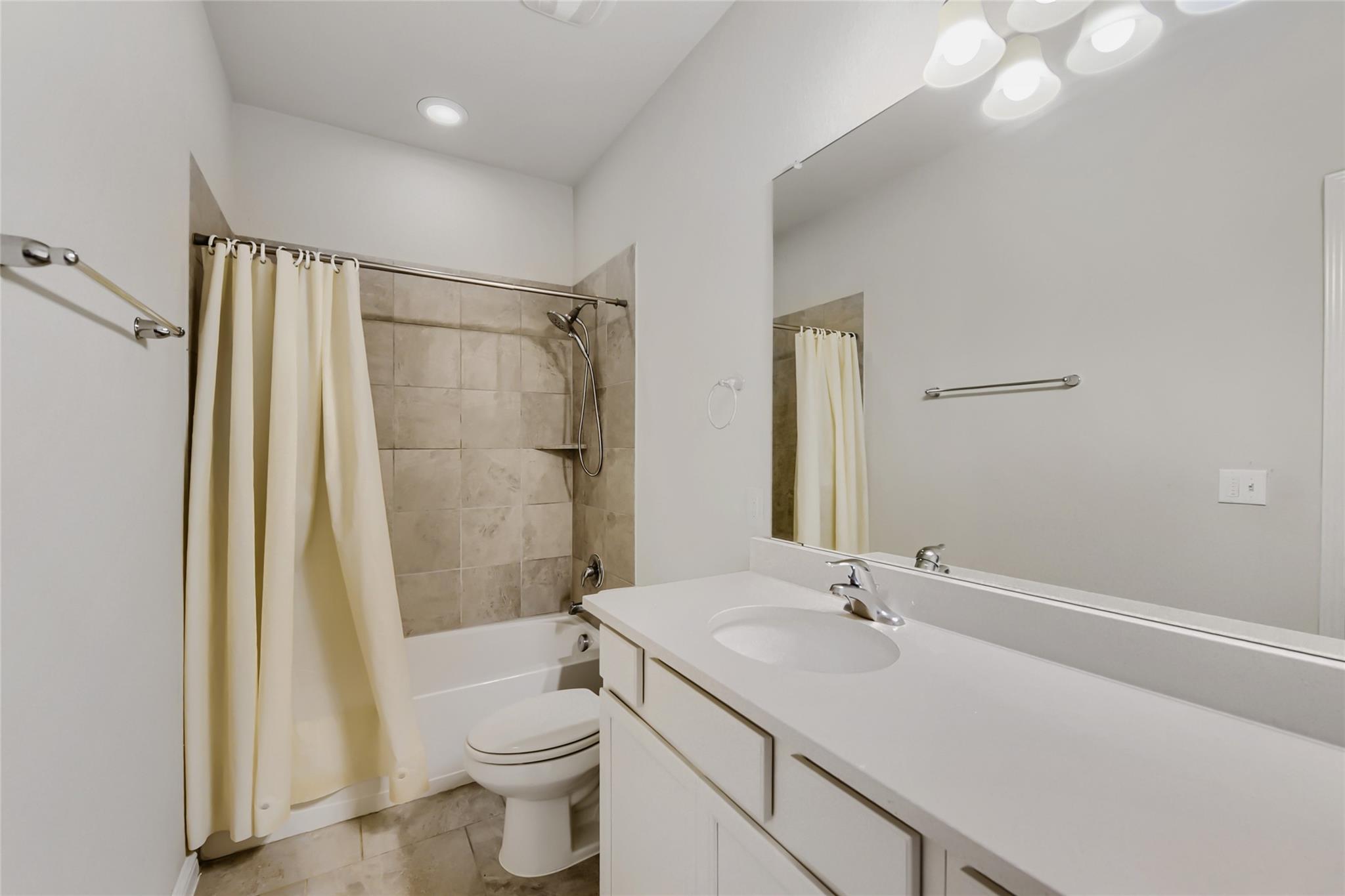 16516 Glimmering Rd Property Photo 19