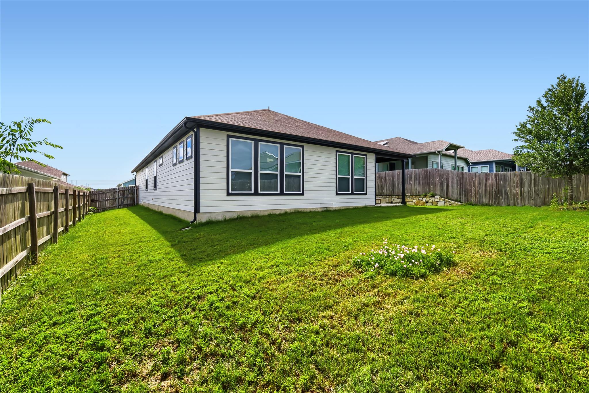 16516 Glimmering Rd Property Photo 24