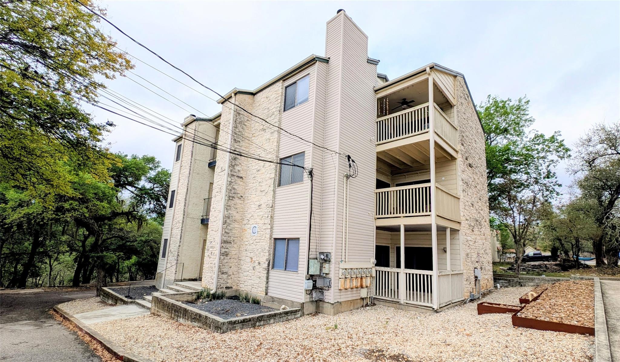 1013 Chestnut St #C2 Property Photo 1