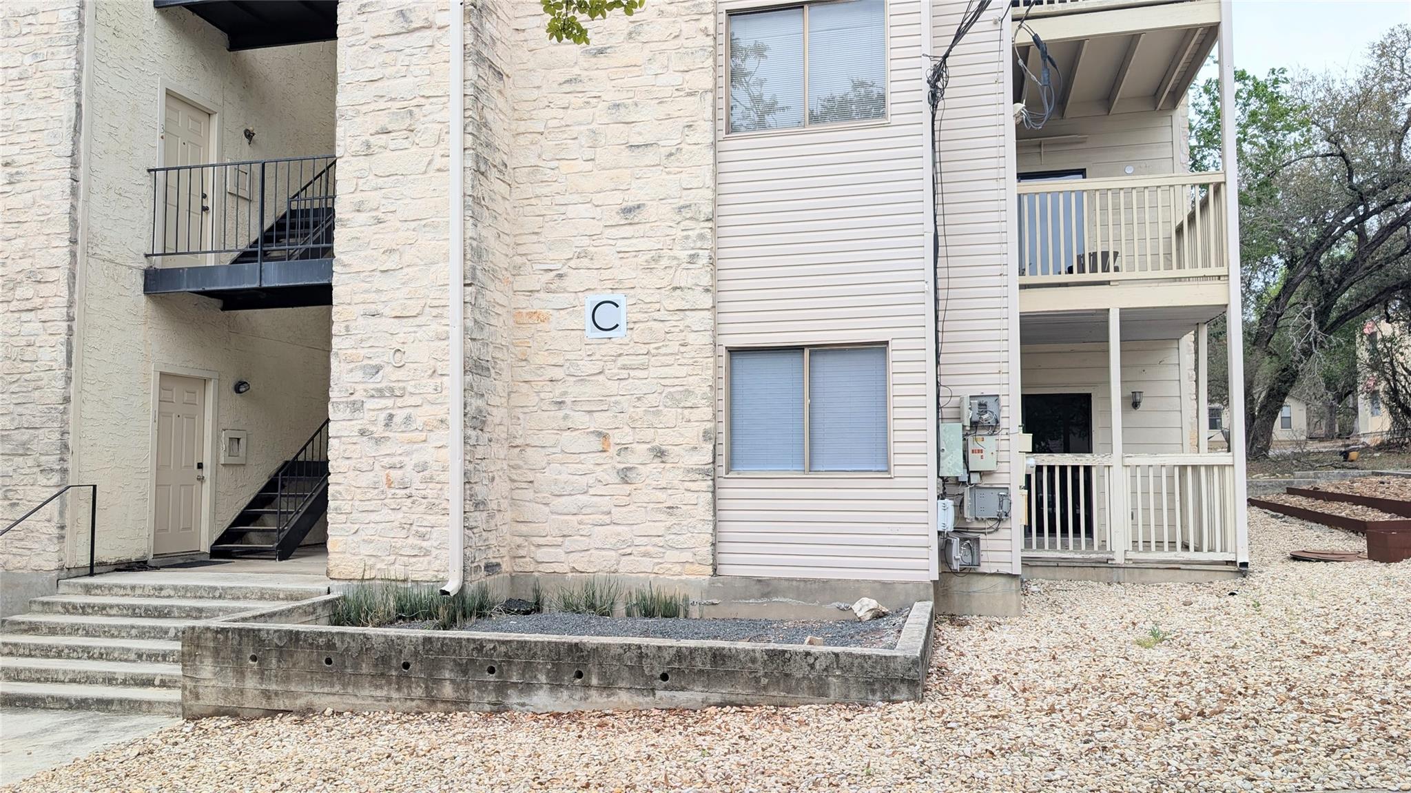 1013 Chestnut St #c2 Property Photo 2