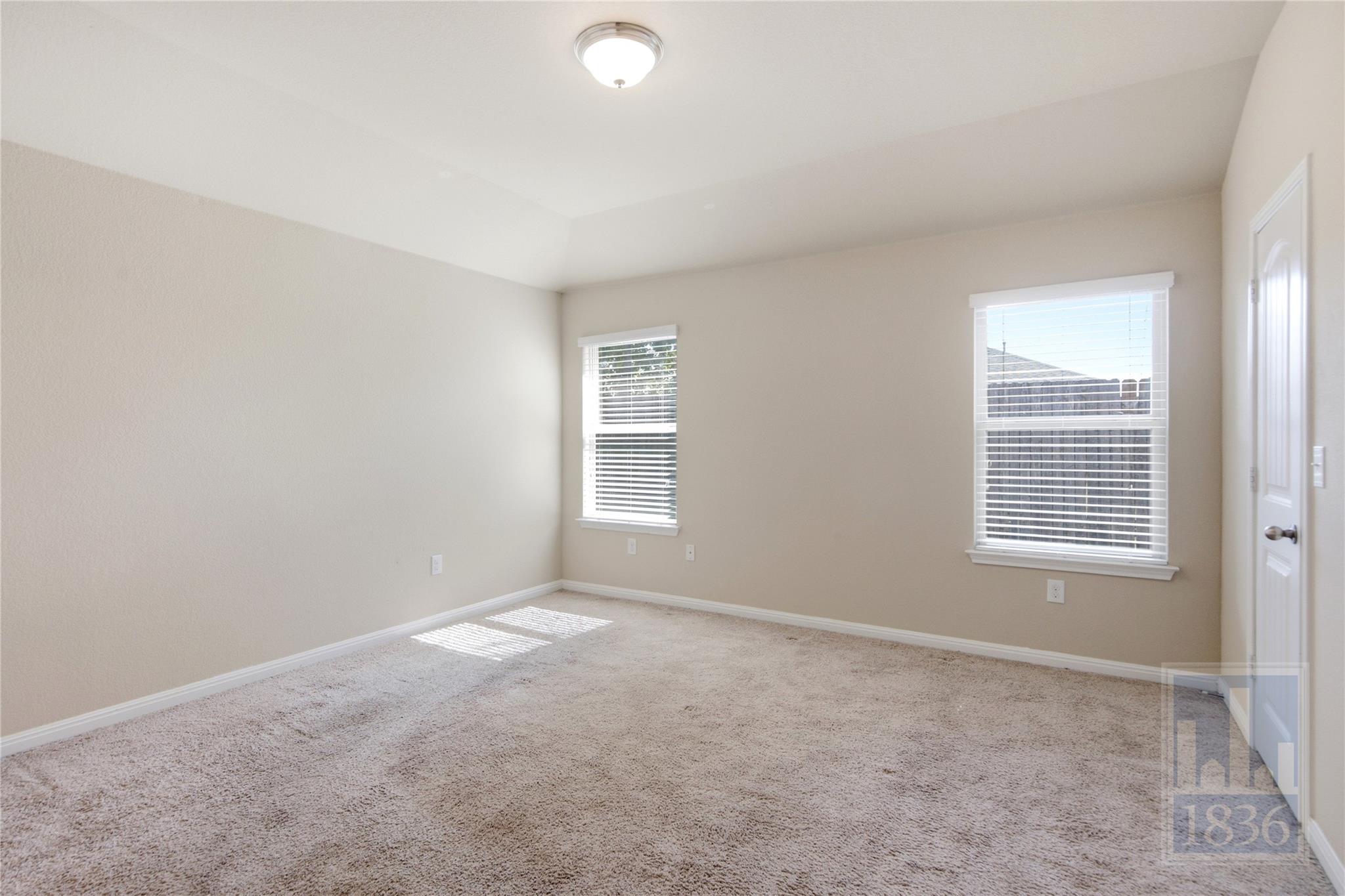 821 Schefer St Property Photo 14