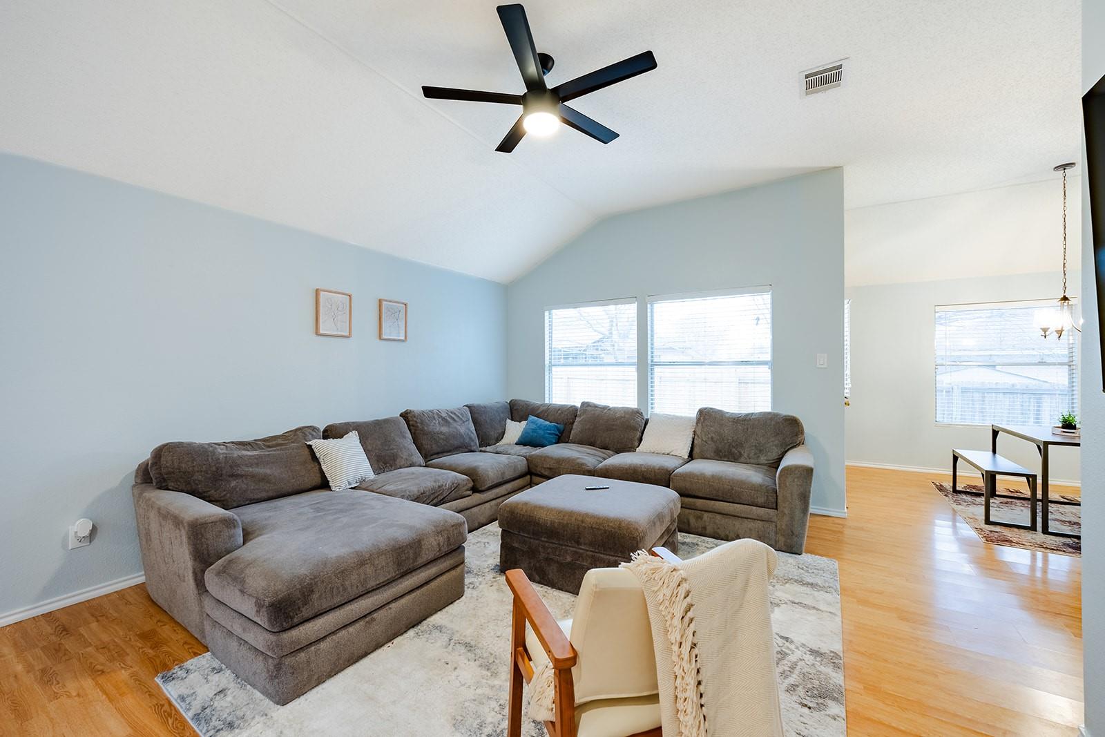 1704 Verbena Way Property Photo 6