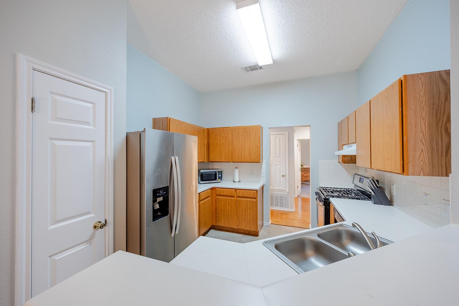 1704 Verbena Way Property Photo 8
