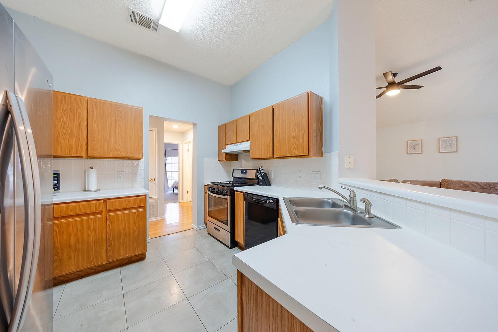 1704 Verbena Way Property Photo 10
