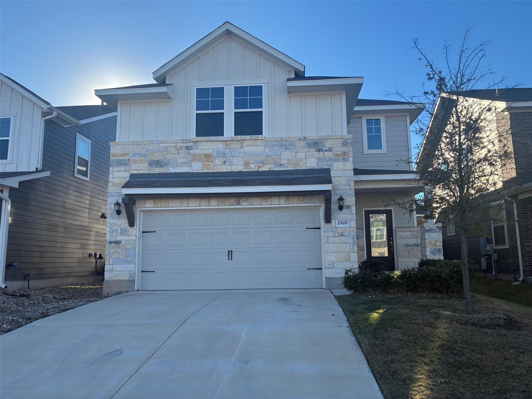 2509 Berryville Ln Property Photo 1