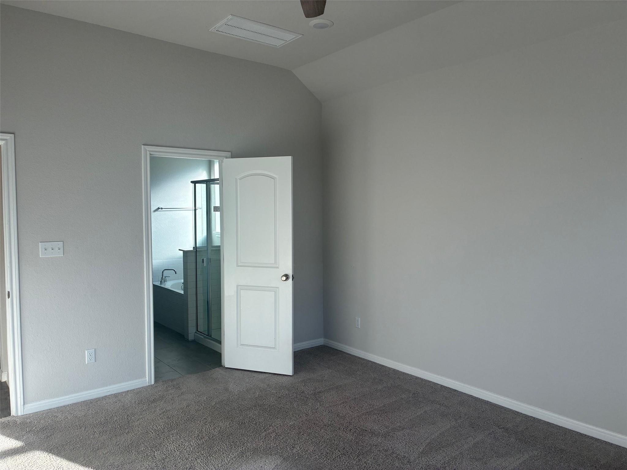 2509 Berryville Ln Property Photo 5