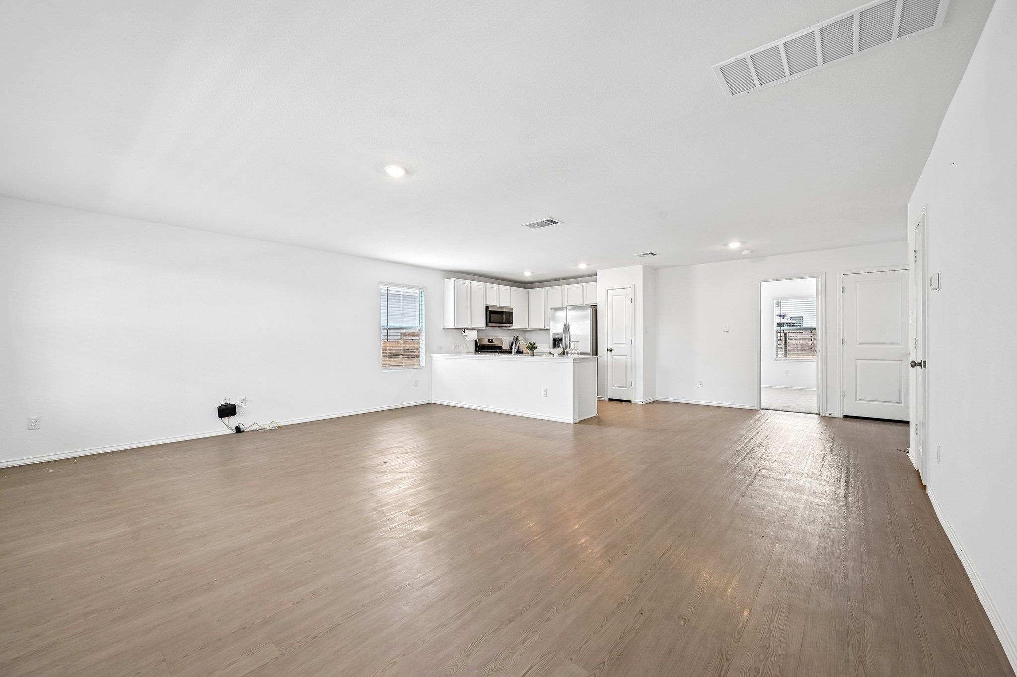 321 Keefer None Property Photo 3