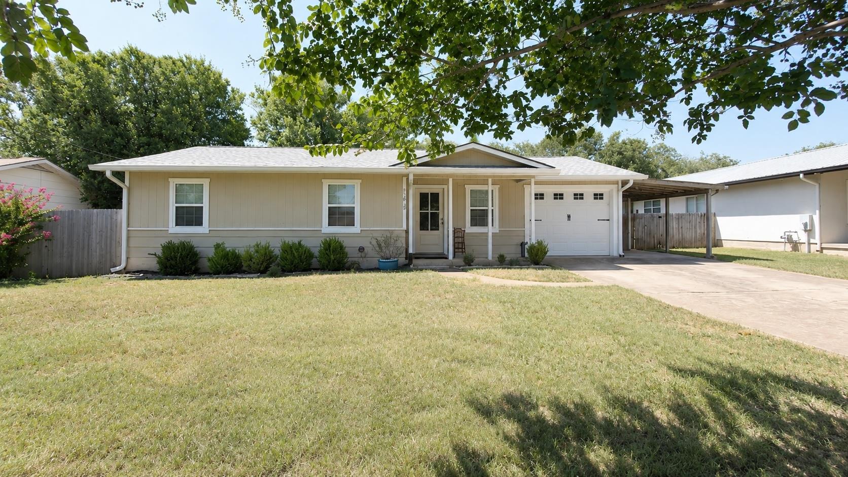 502 E Ash Dr Property Photo 1