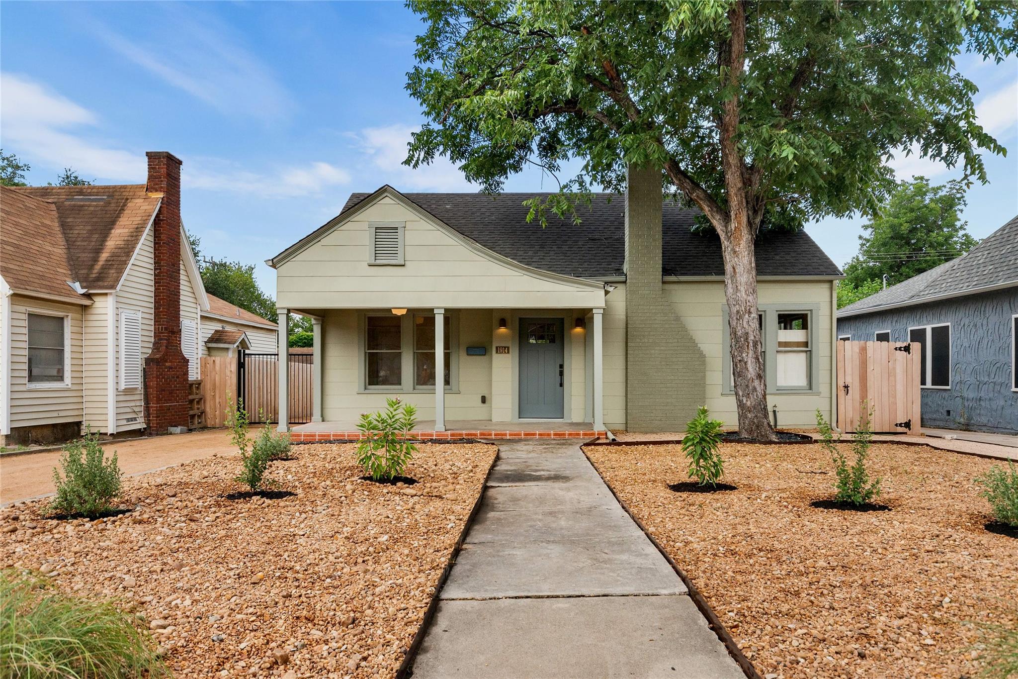 1914 W Magnolia Ave Property Photo 1