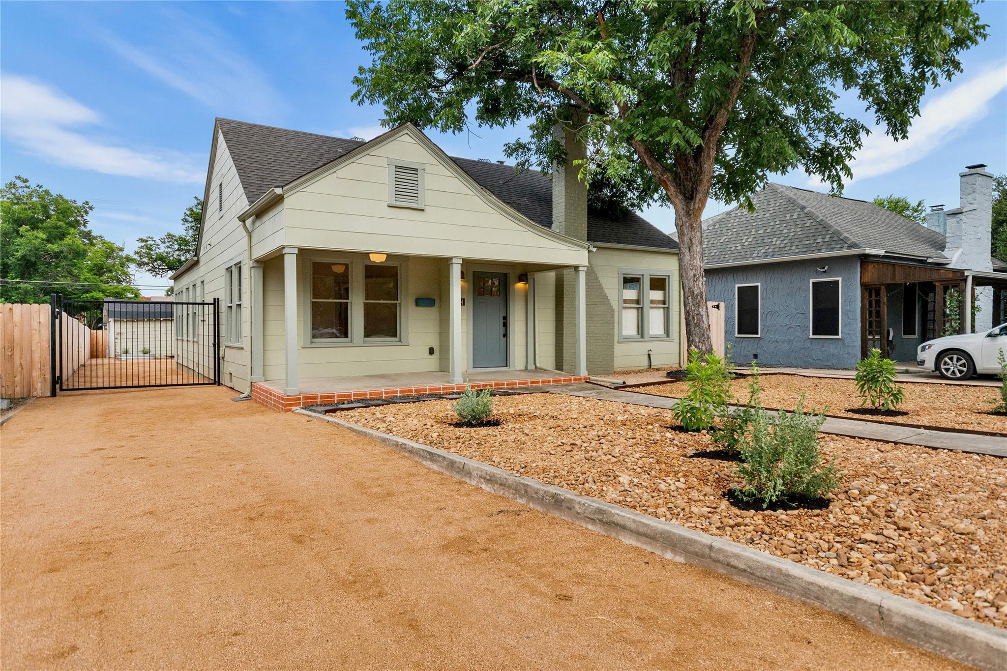 1914 W Magnolia Ave Property Photo 3