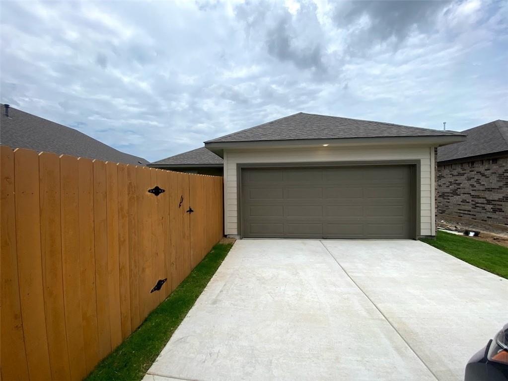 111 Dedina Dr Property Photo 22
