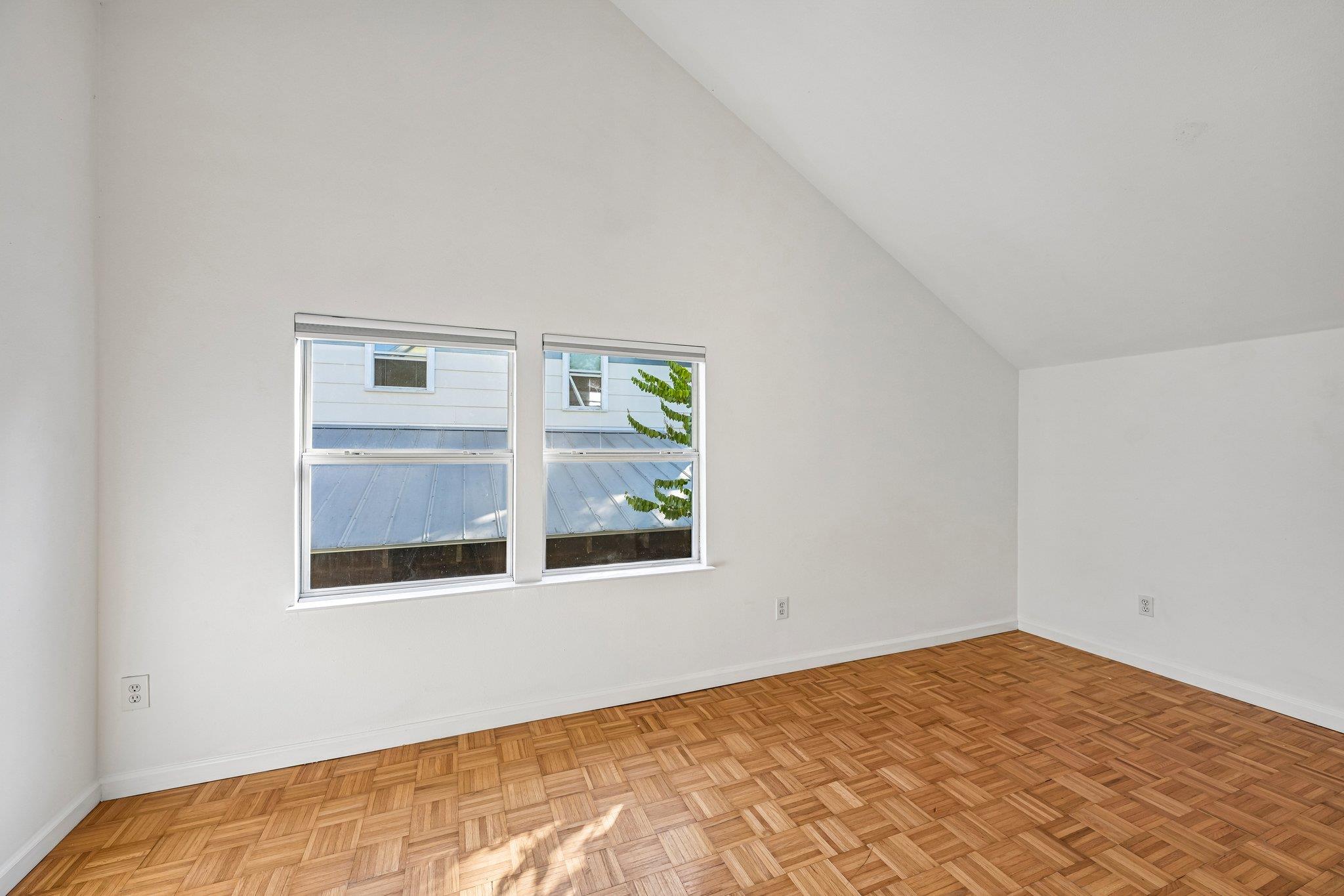1710 E 16th St #b Property Photo 20