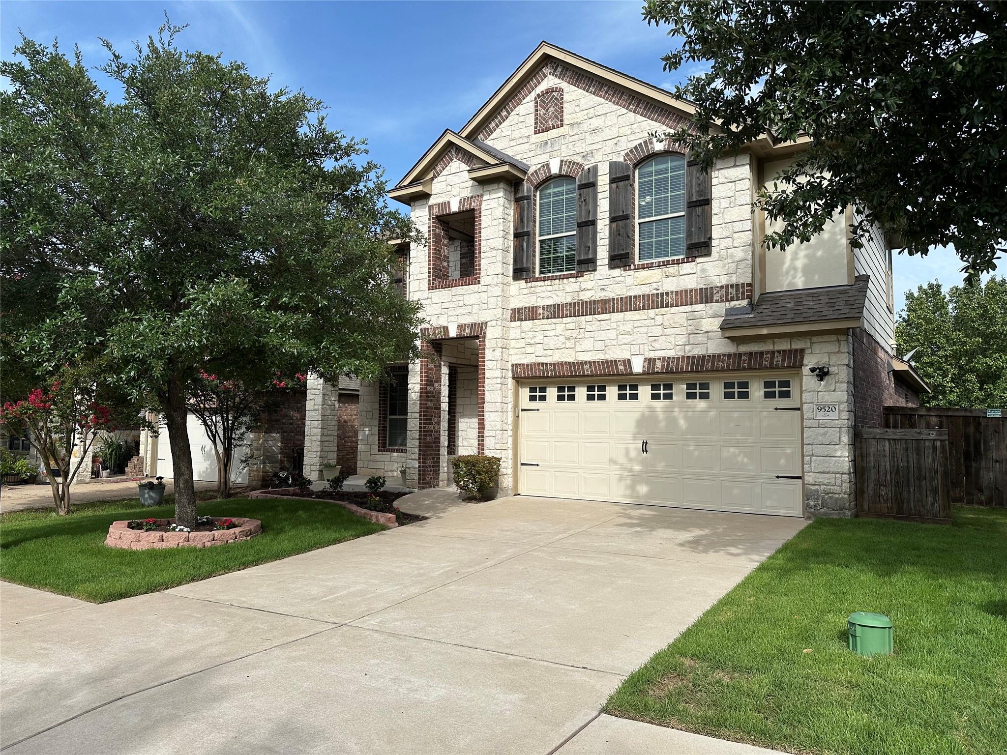 9520 Sydney Marilyn Ln Property Photo 1