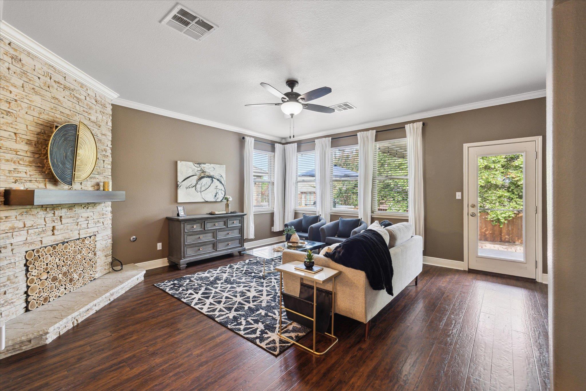 9520 Sydney Marilyn Ln Property Photo 7