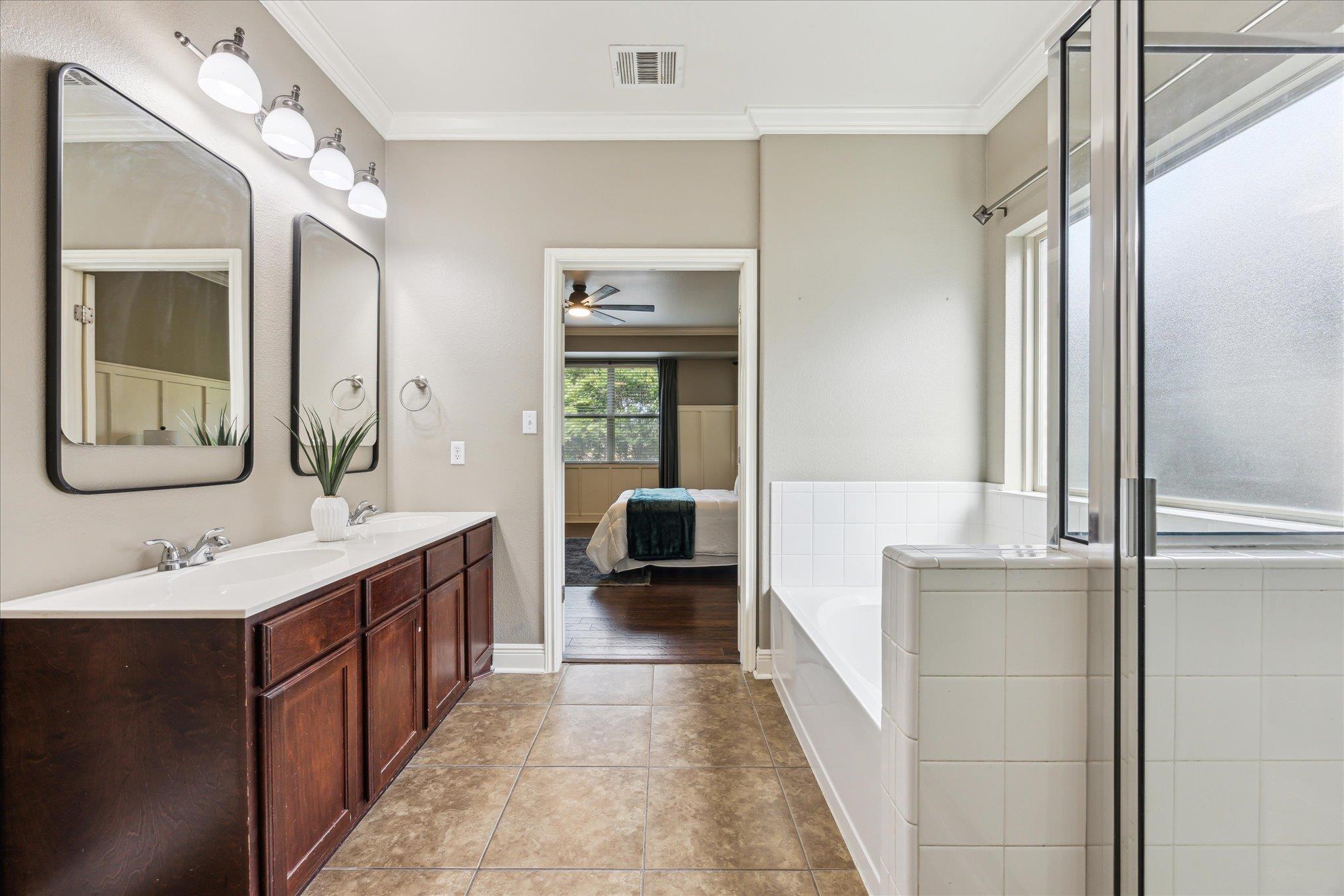 9520 Sydney Marilyn Ln Property Photo 13