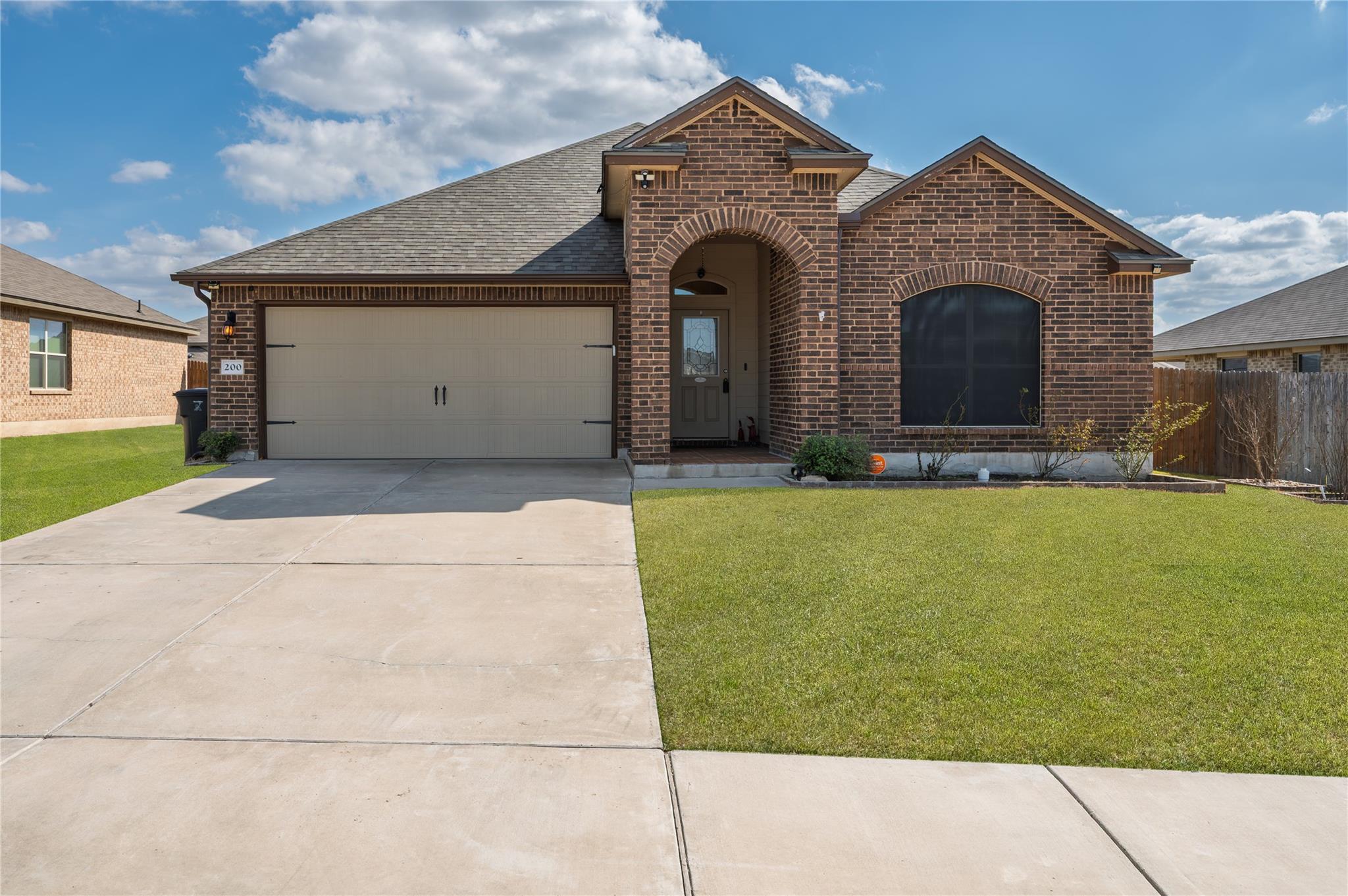 200 Christopher Dr Property Photo