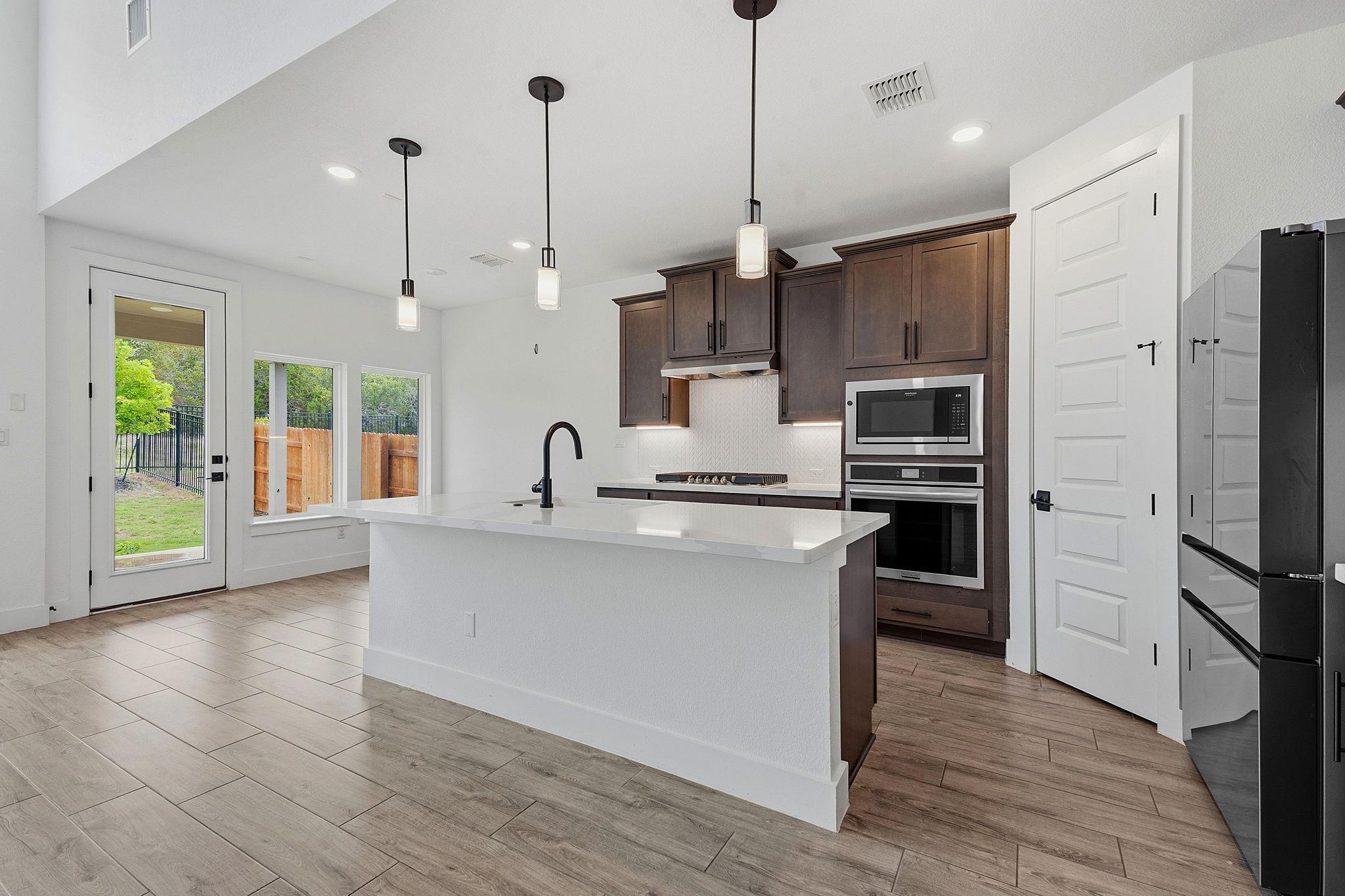 1102 Sage Thrasher Cir Property Photo 14