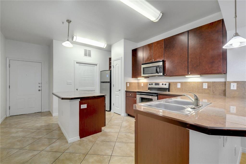 2505 San Gabriel St #206 Property Photo 5
