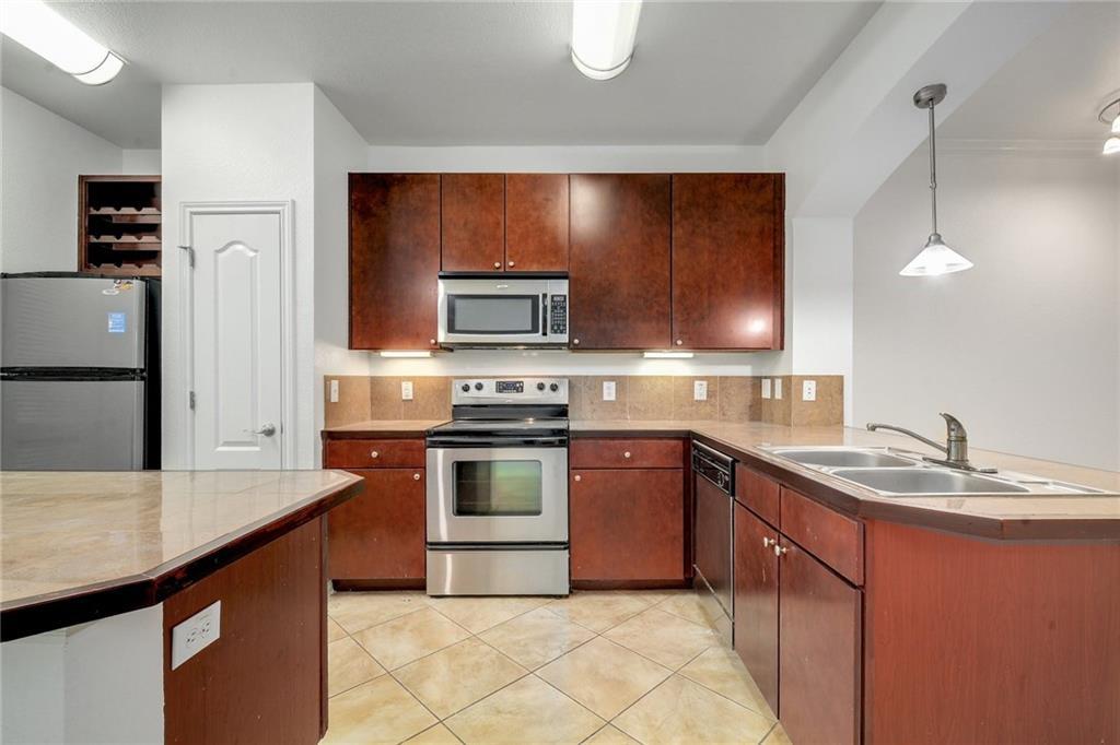 2505 San Gabriel St #206 Property Photo 6