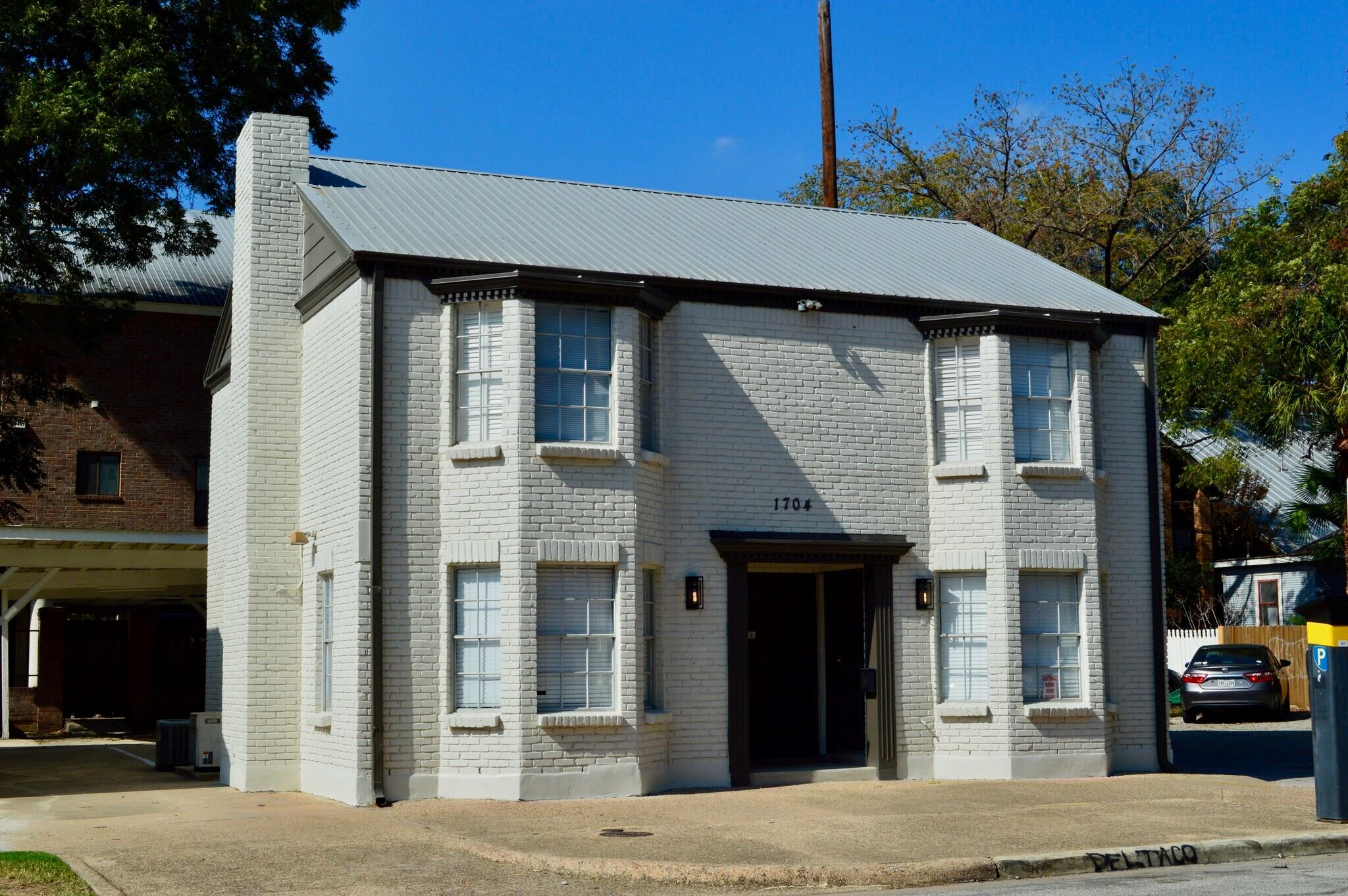 1704 San Antonio St Property Photo