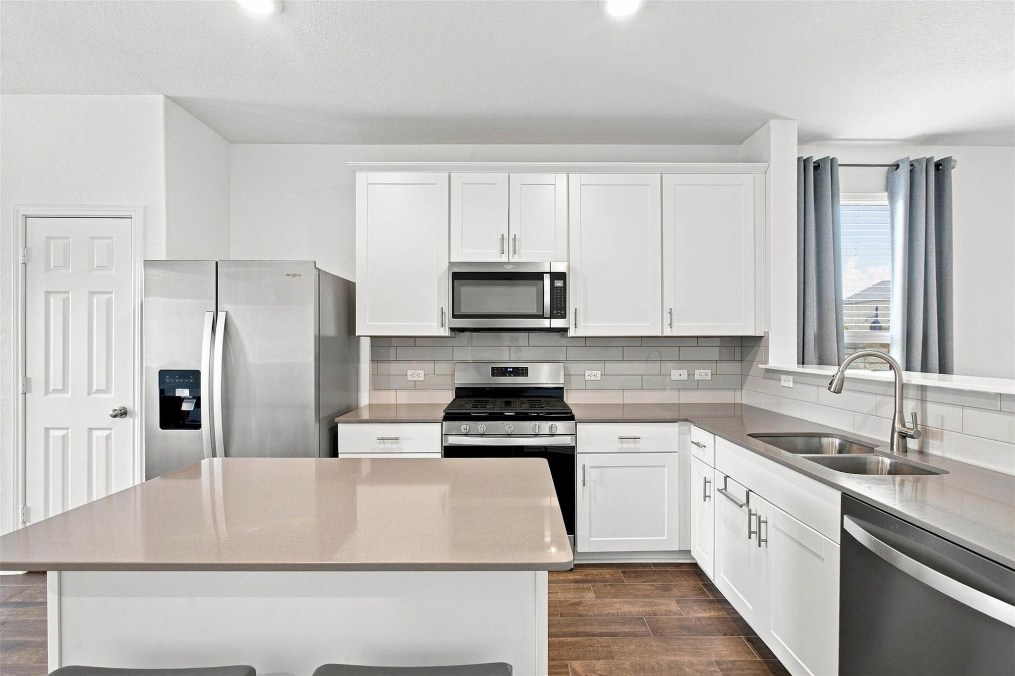 100 Bennington Dr Property Photo 10