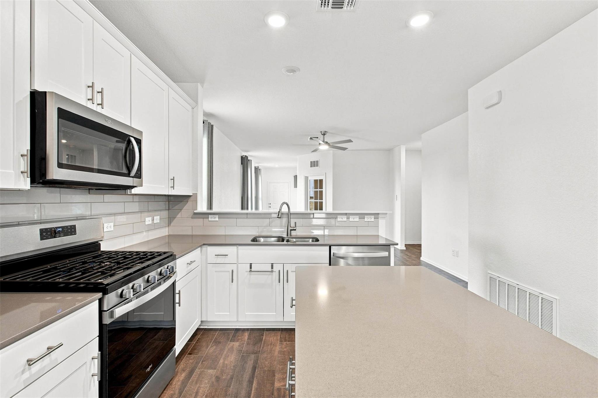 100 Bennington Dr Property Photo 12