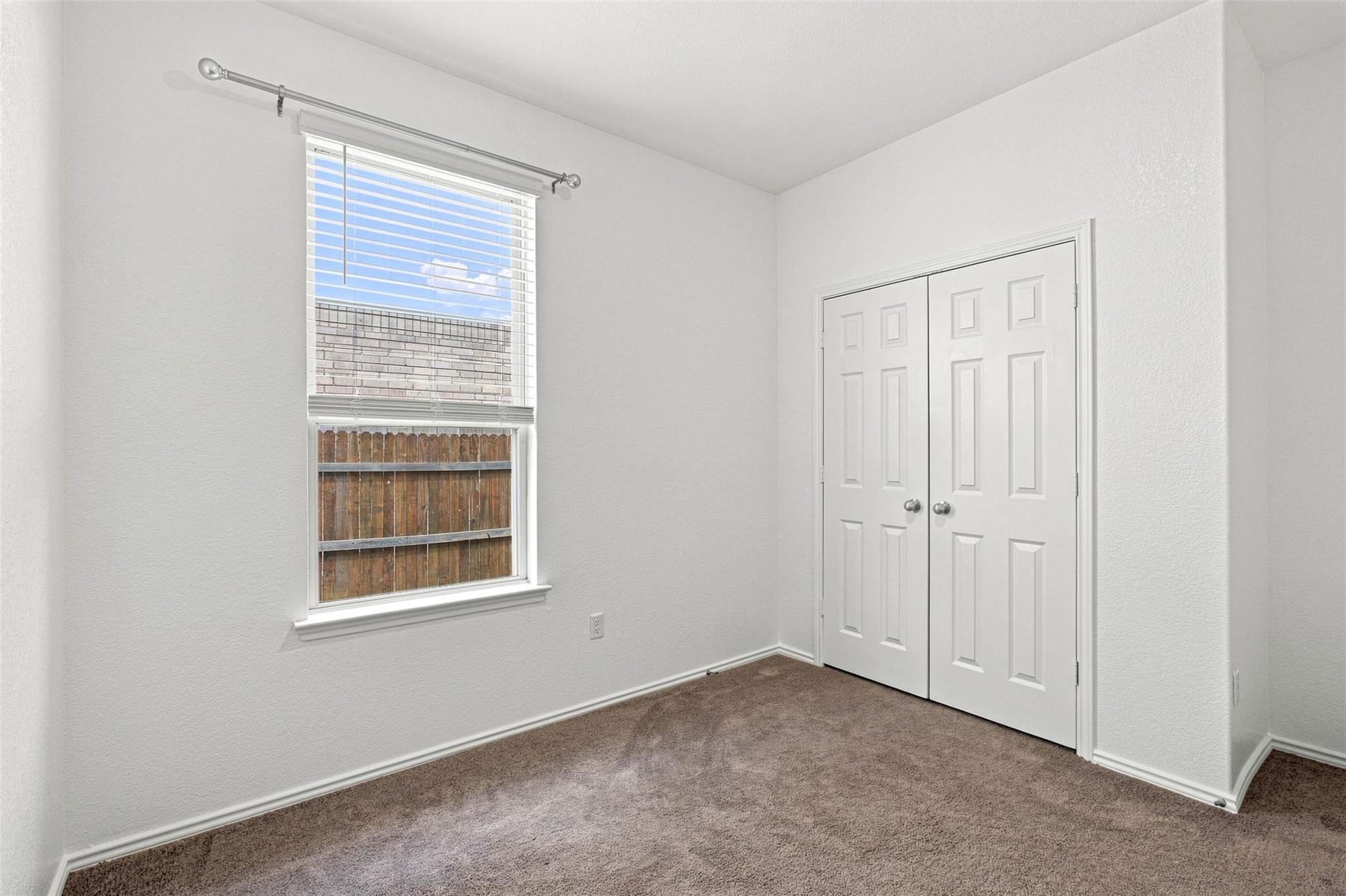 100 Bennington Dr Property Photo 16
