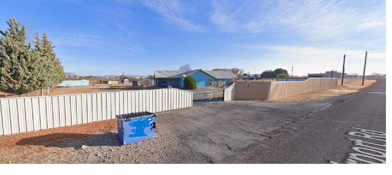 401 Airport Rd Property Photo 1