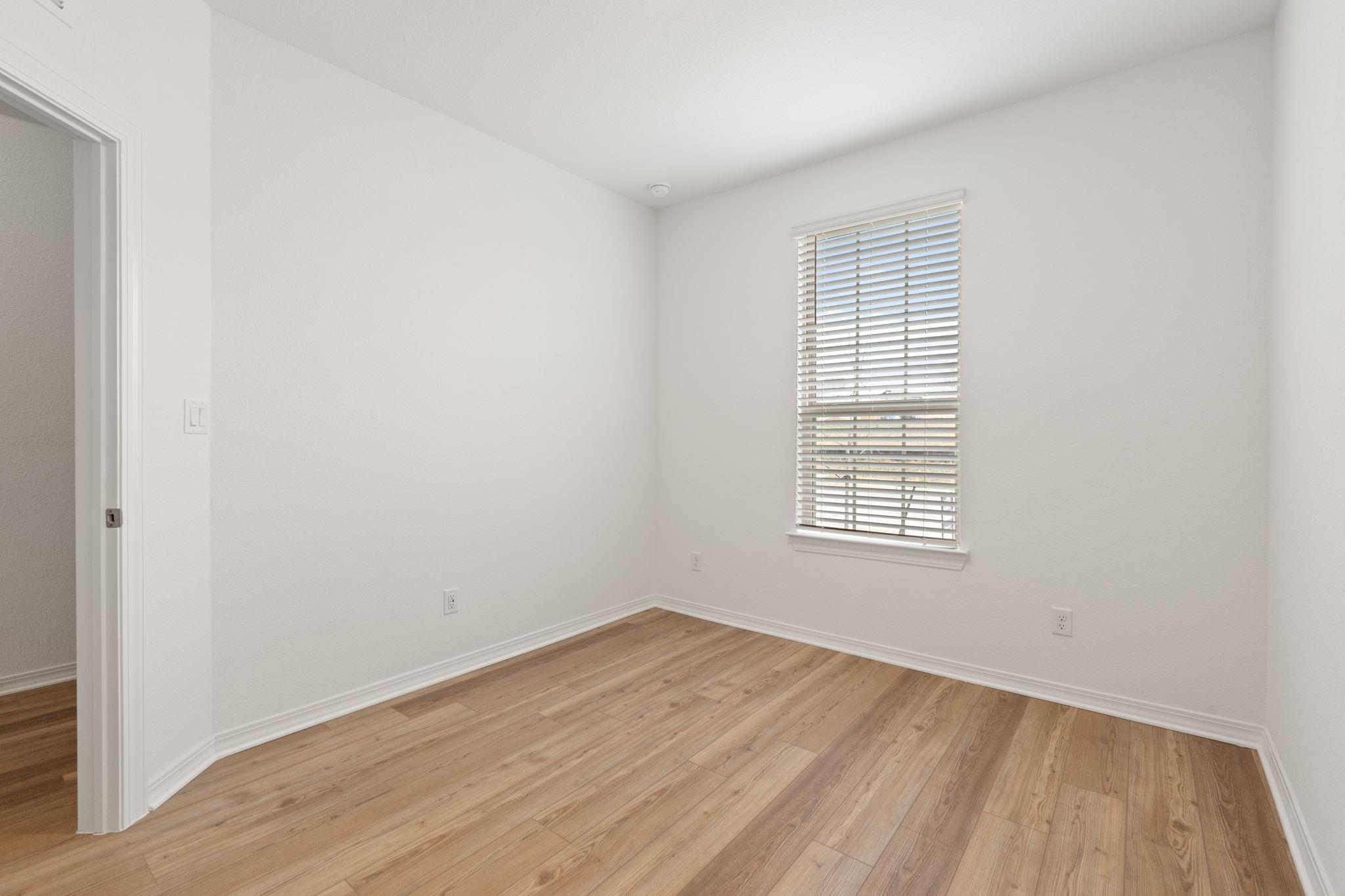 105 Cogitare Ln Property Photo 3