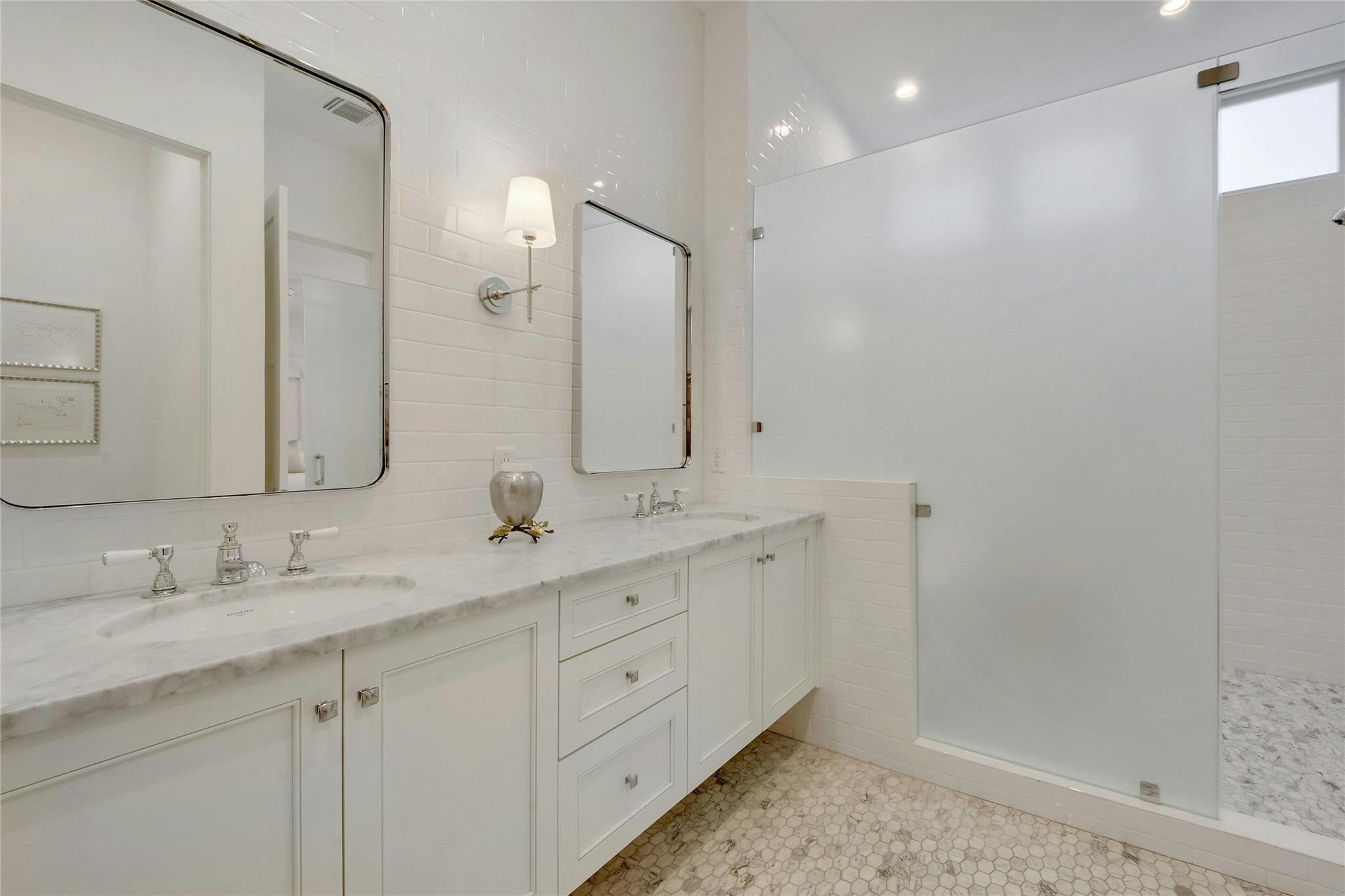2510 Sutherland St Property Photo 11