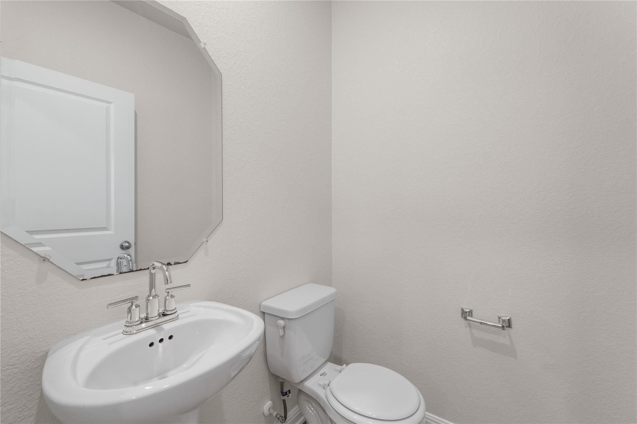 6044 Genova Pl Property Photo 29