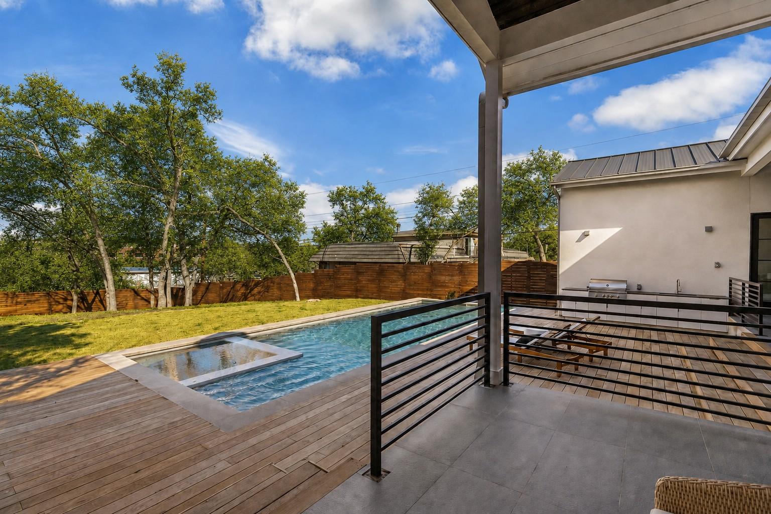 6102 Forest Hills Dr Property Photo 21