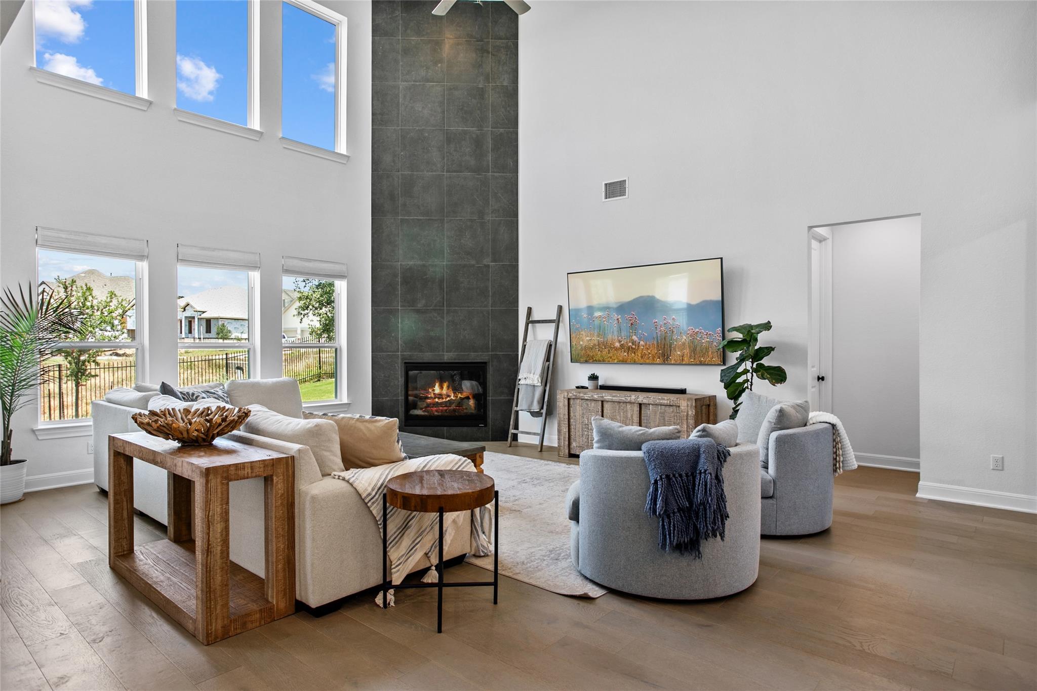 707 Two Creeks Ln Property Photo 1