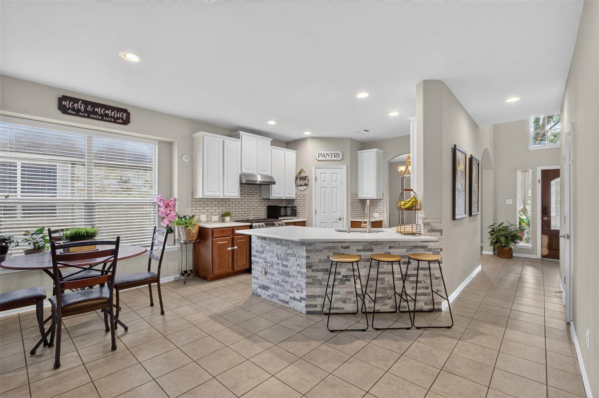 459 Sandstone Trl Property Photo 3