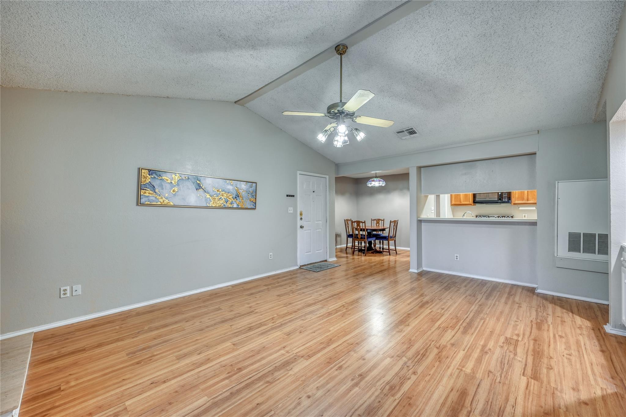 1202 Thorpe Ln #616 Property Photo 3
