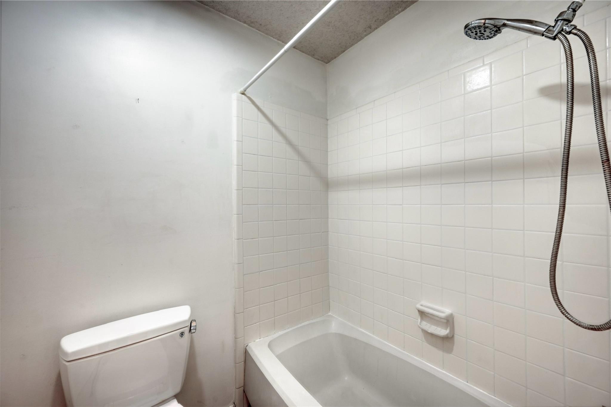 1202 Thorpe Ln #616 Property Photo 16
