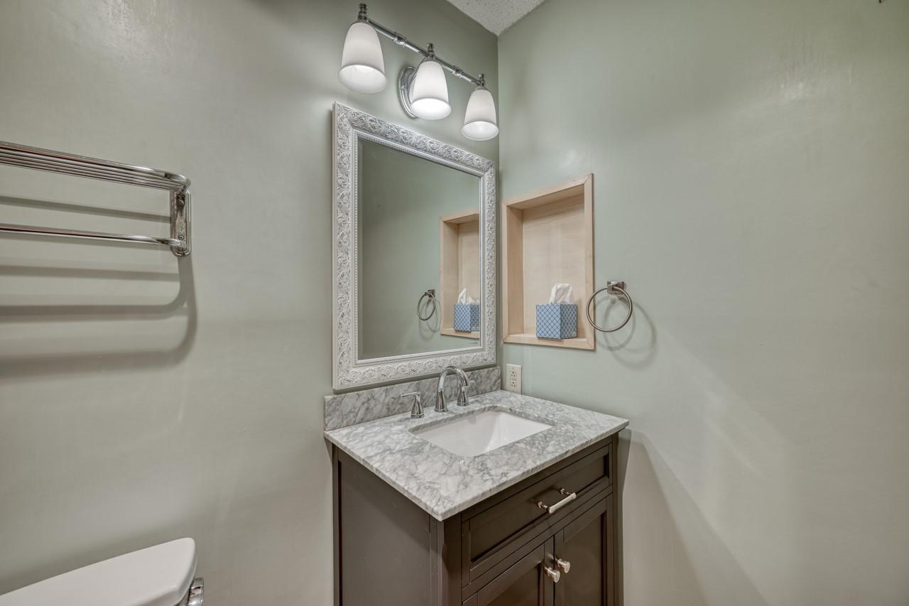 1202 Thorpe Ln #616 Property Photo 17