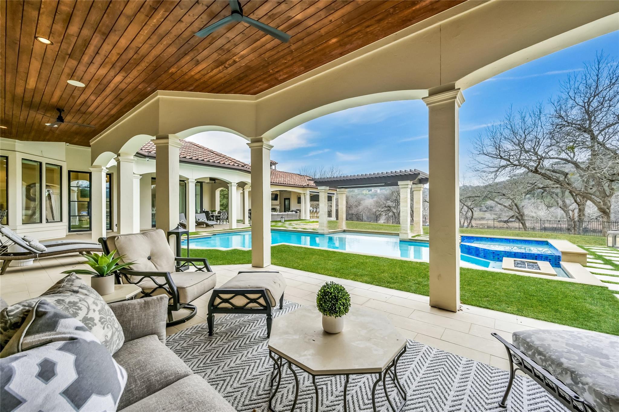14132 Flat Top Ranch Rd Property Photo 4