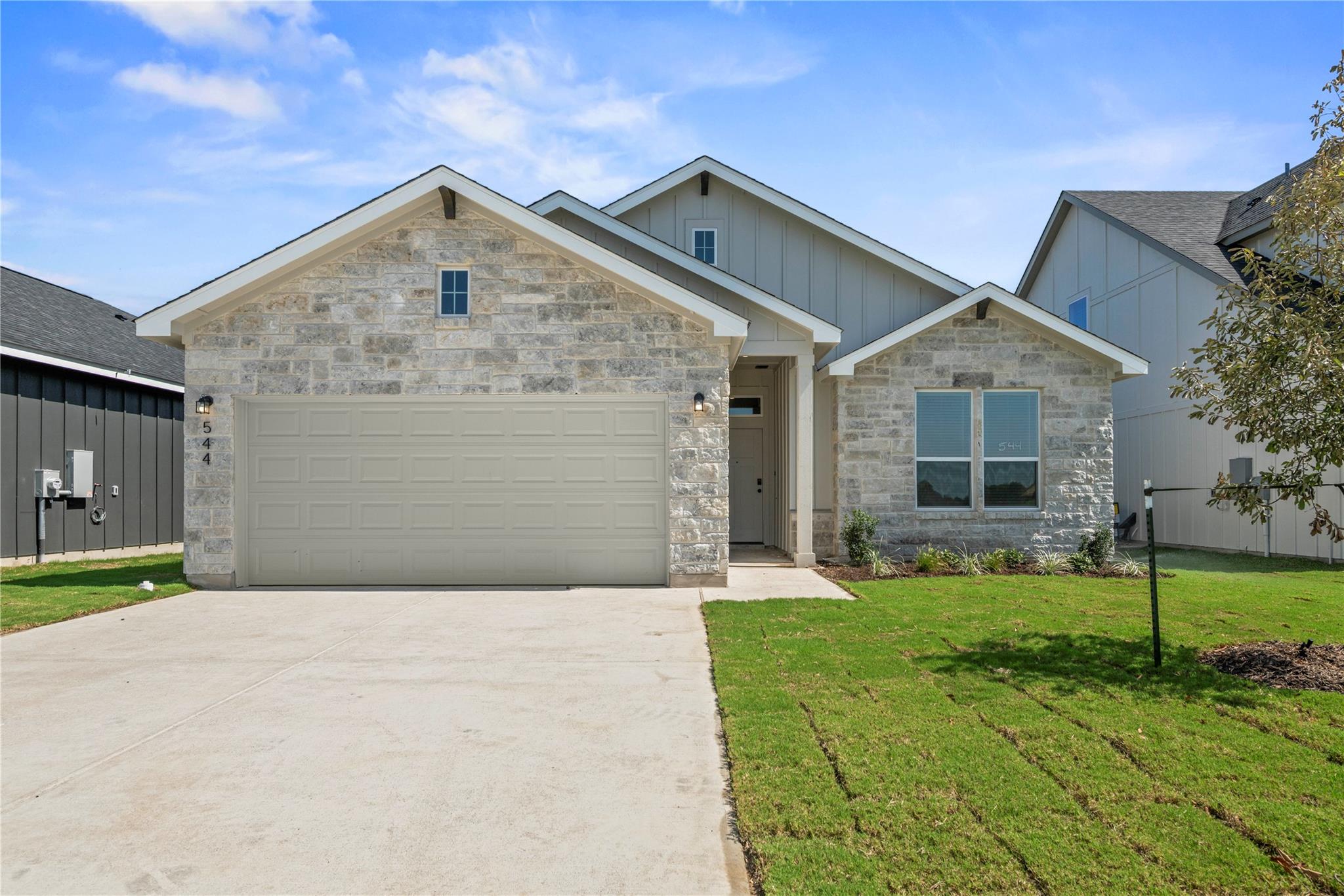 544 Gus Loop Property Photo 1