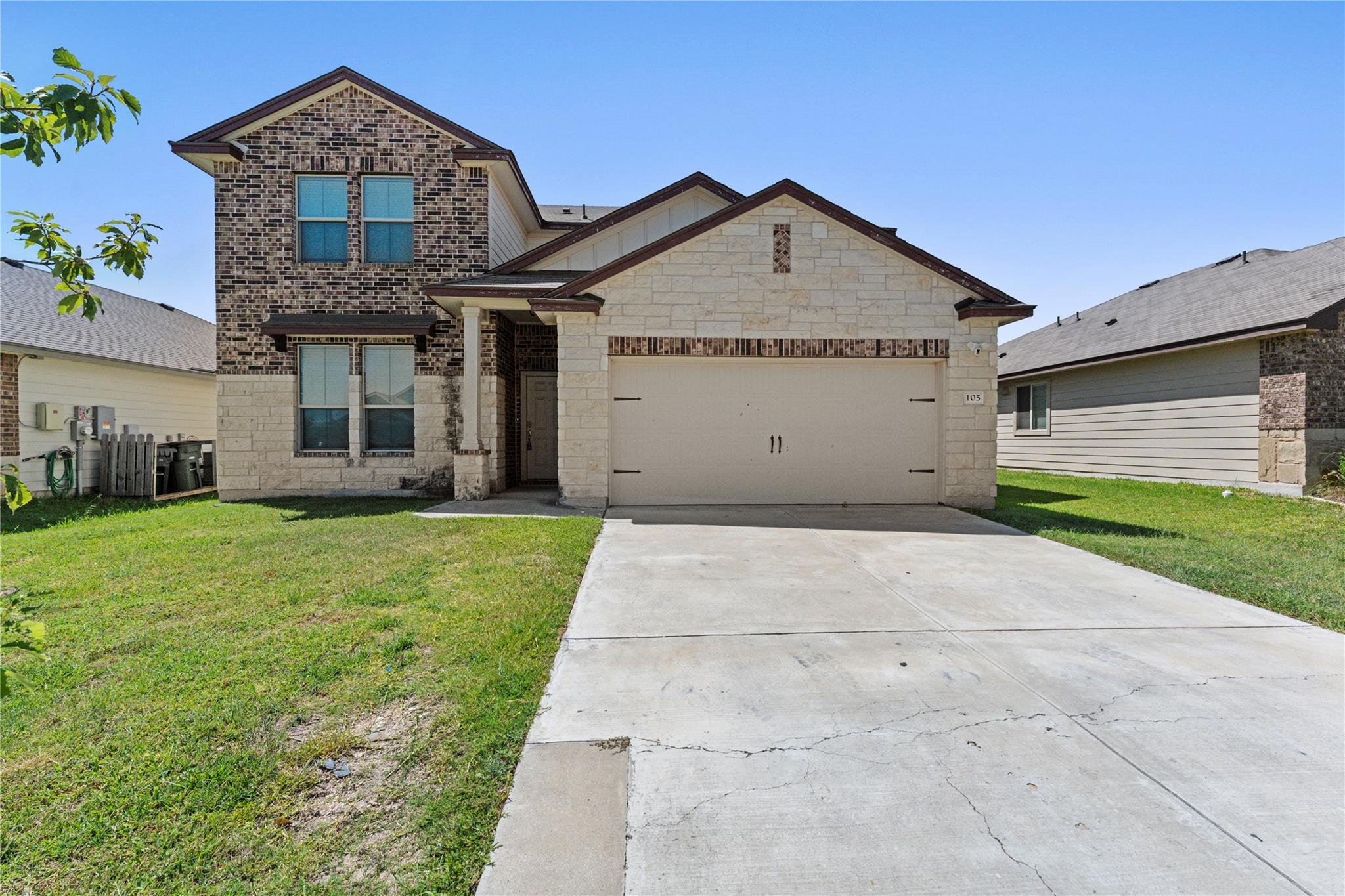 105 Green Jay Dr Property Photo 1