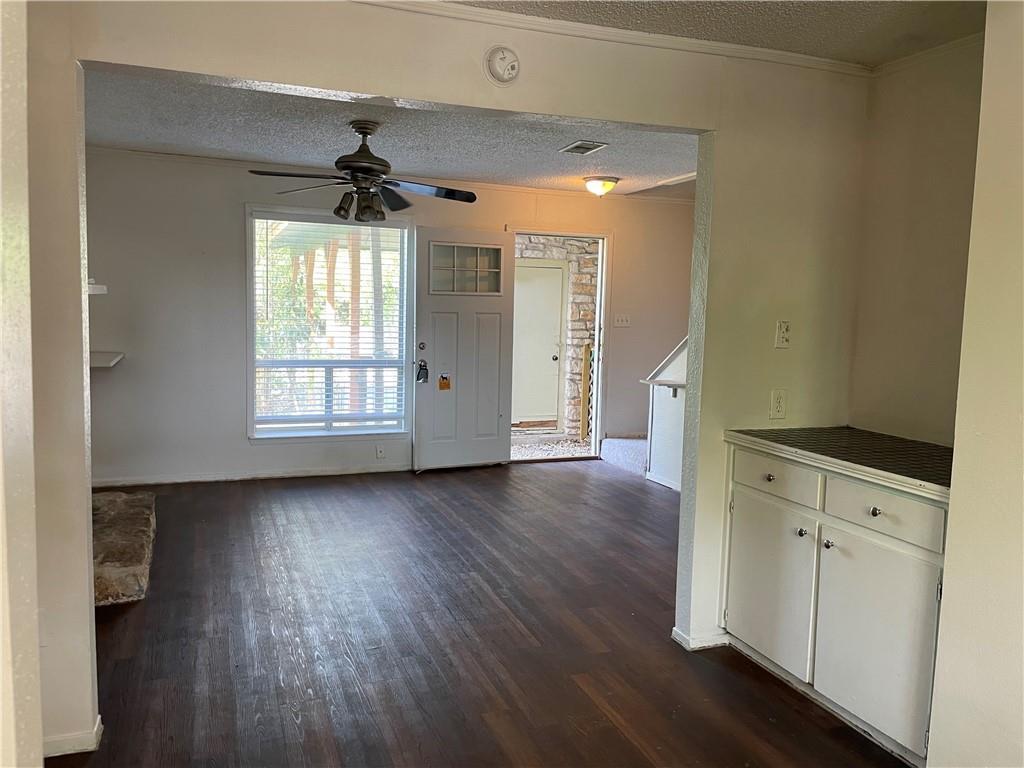 1601 Taylor Gaines St #b Property Photo 3