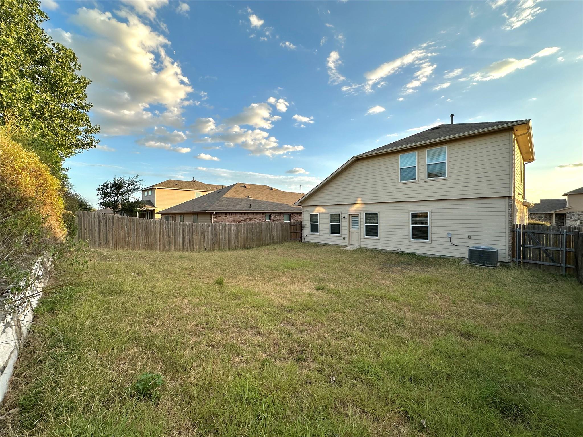 10701 Seguin Rd Property Photo 33