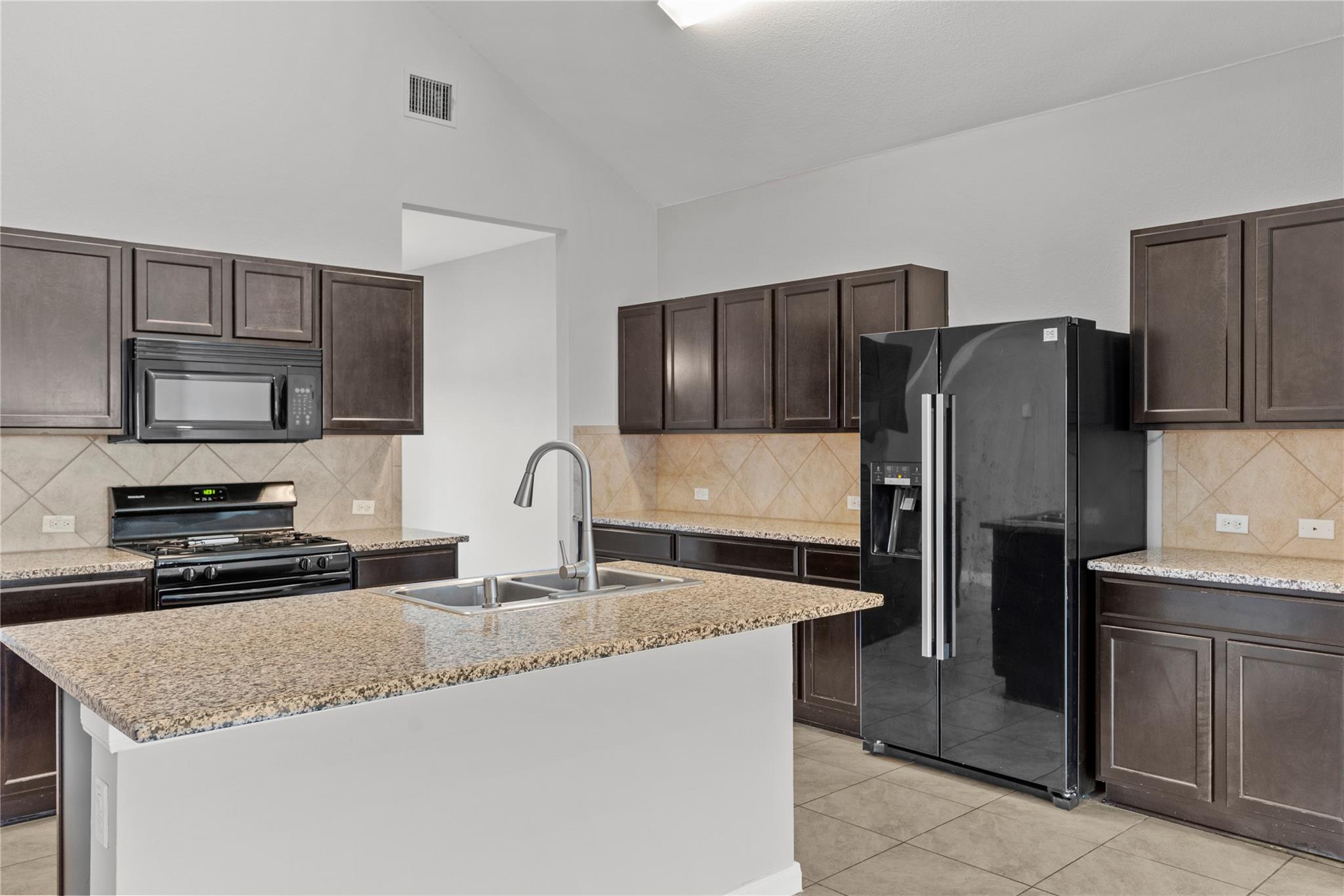 314 Dusky Thrush Dr Property Photo 10