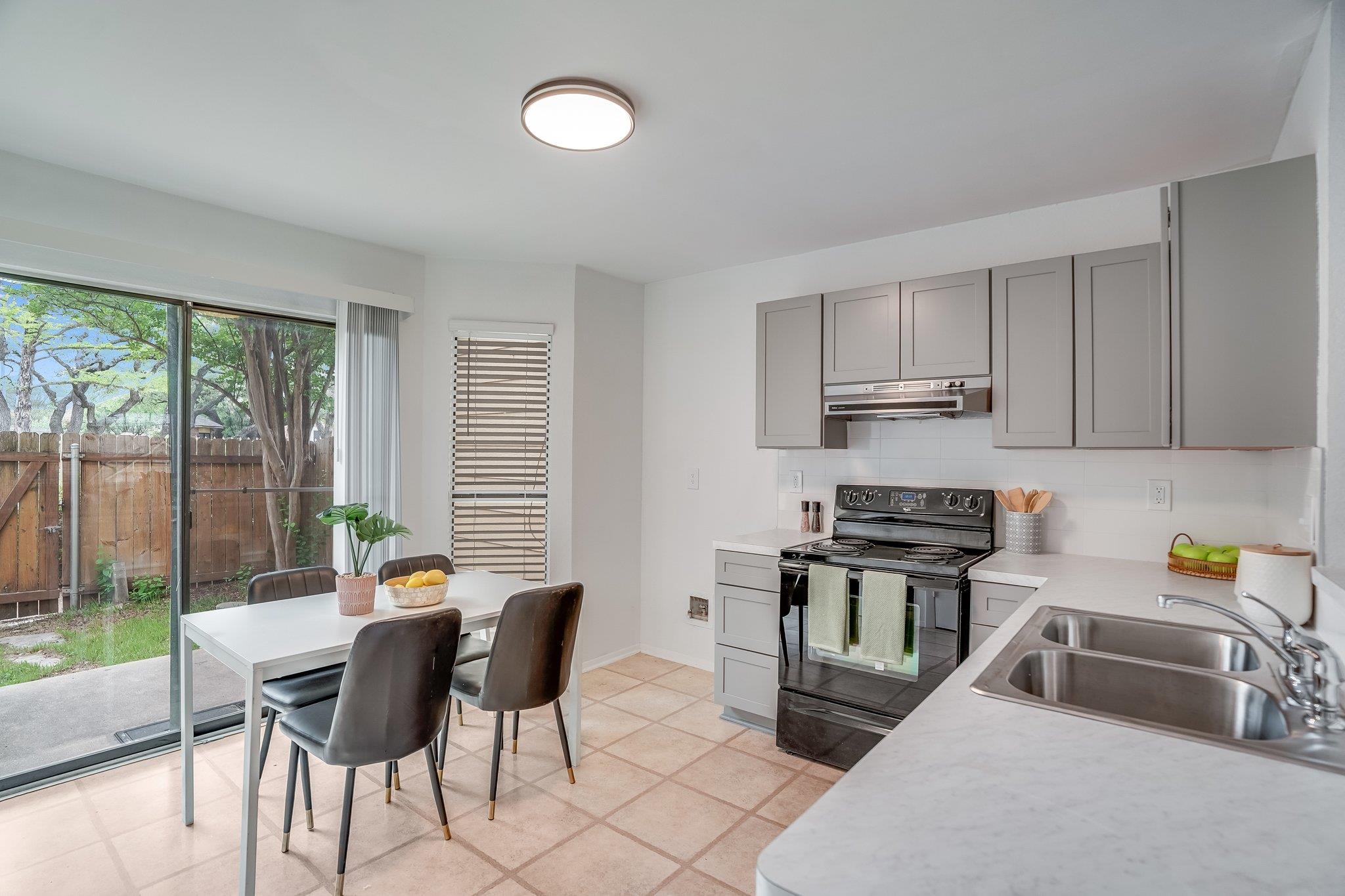 11901 Swearingen Dr #37 Property Photo 4