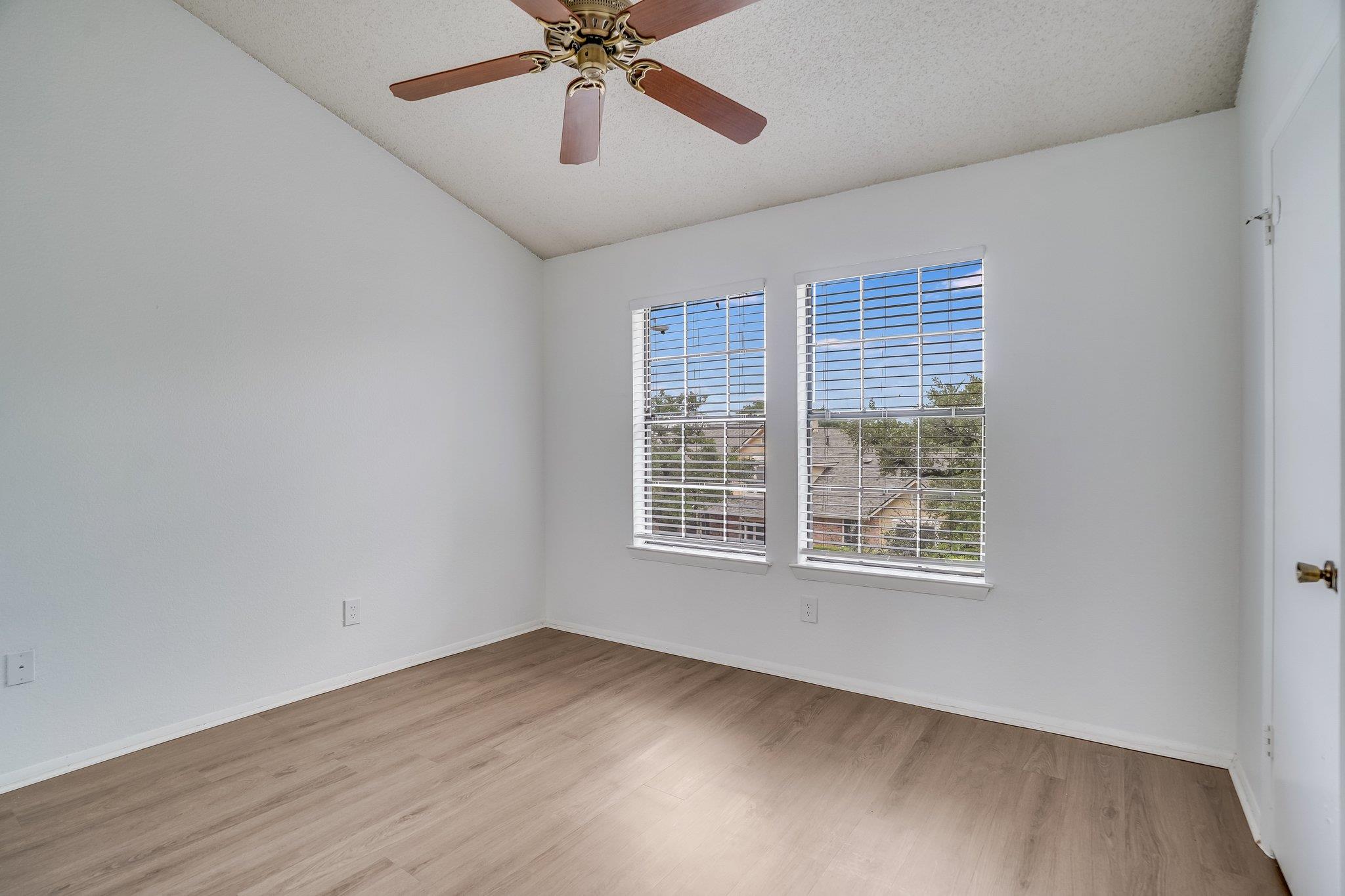 11901 Swearingen Dr #37 Property Photo 8