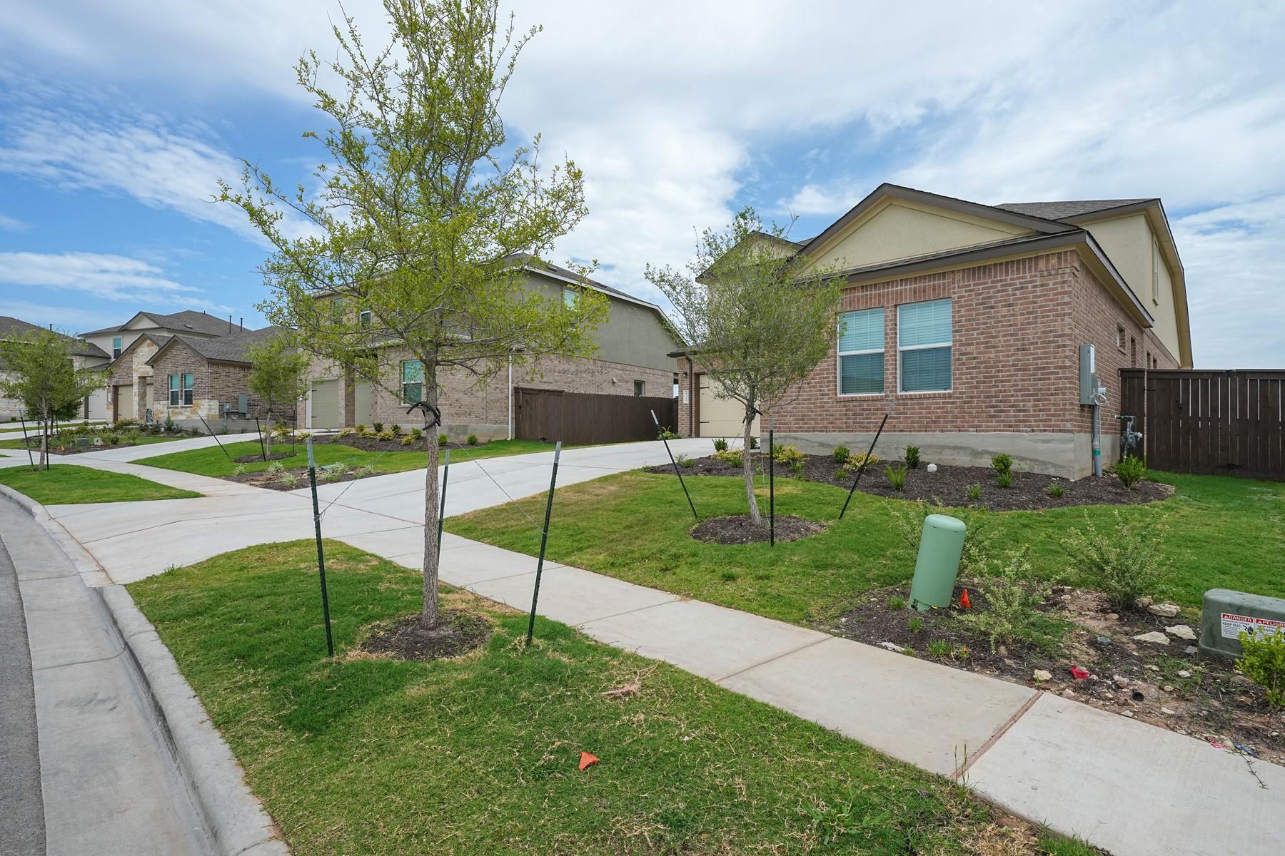 932 Mallow Rd Property Photo 1