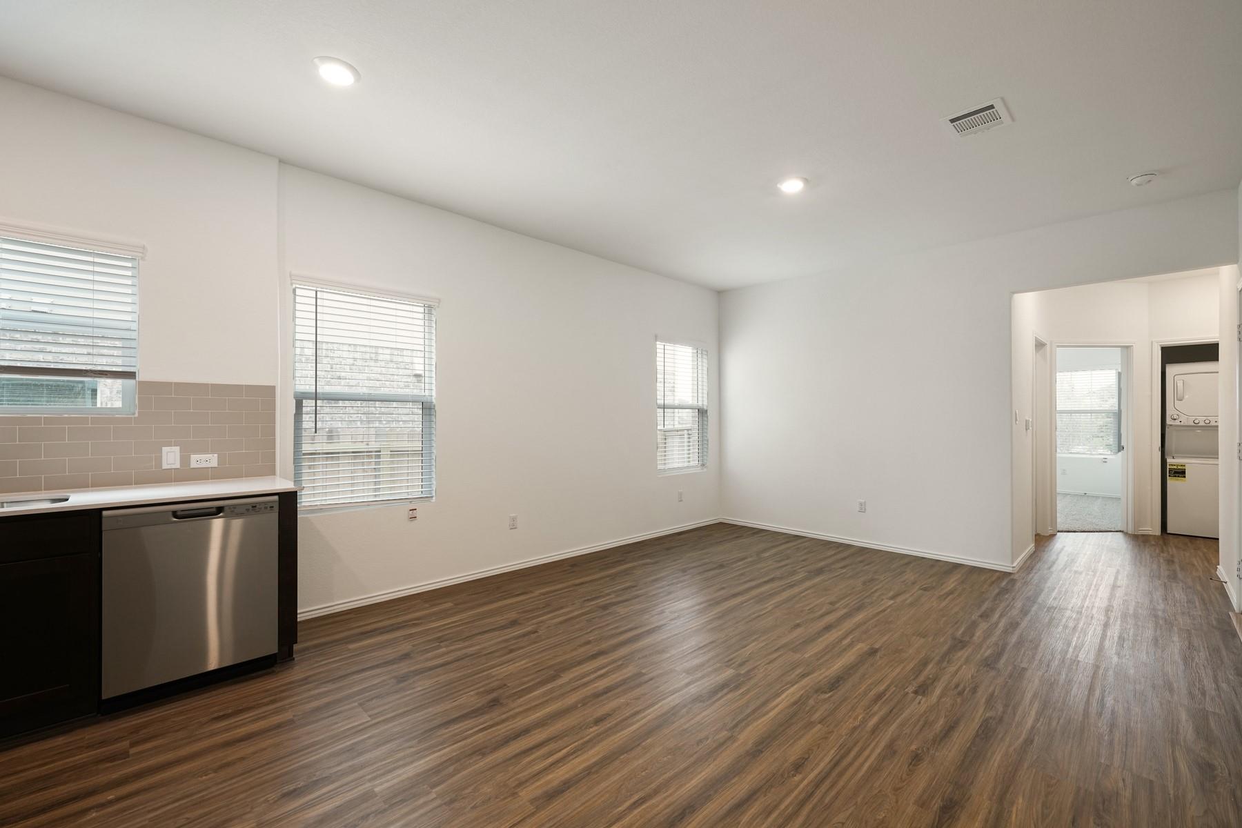 932 Mallow Rd Property Photo 6